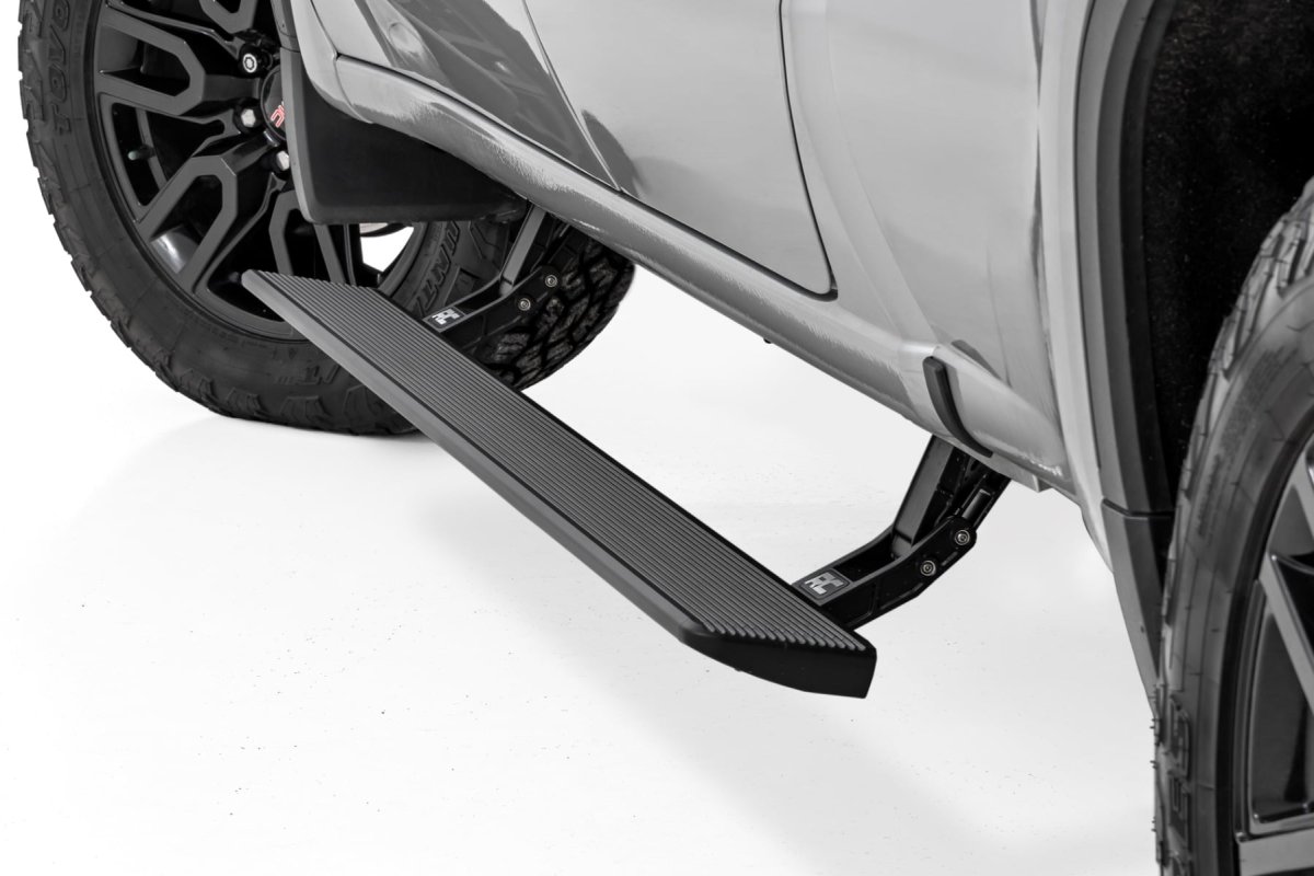 Chevy Silverado 1500 LTD Power Running Boards - Rough Country - 6-Inch All-Season Aluminum Boards - 2022+